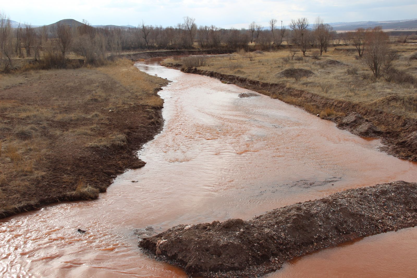 Kızılırmak neden kırmızı? (Kızılırmak Nehri Niçin Kırmızı)